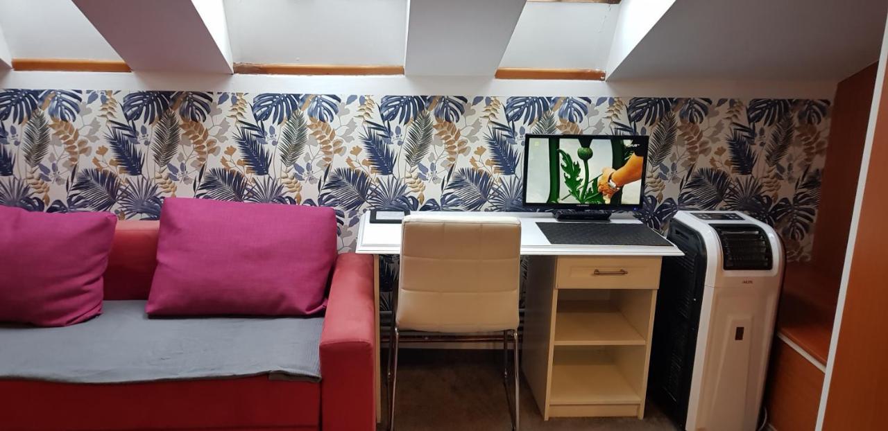 Residence B&B La Fontaine Aparthotel Красков Екстериор снимка
