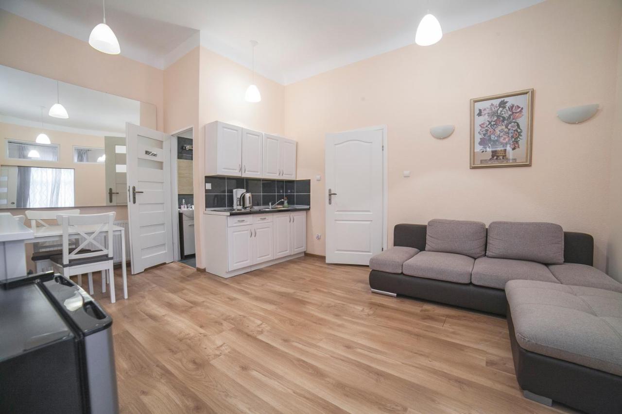 Residence B&B La Fontaine Aparthotel Красков Екстериор снимка