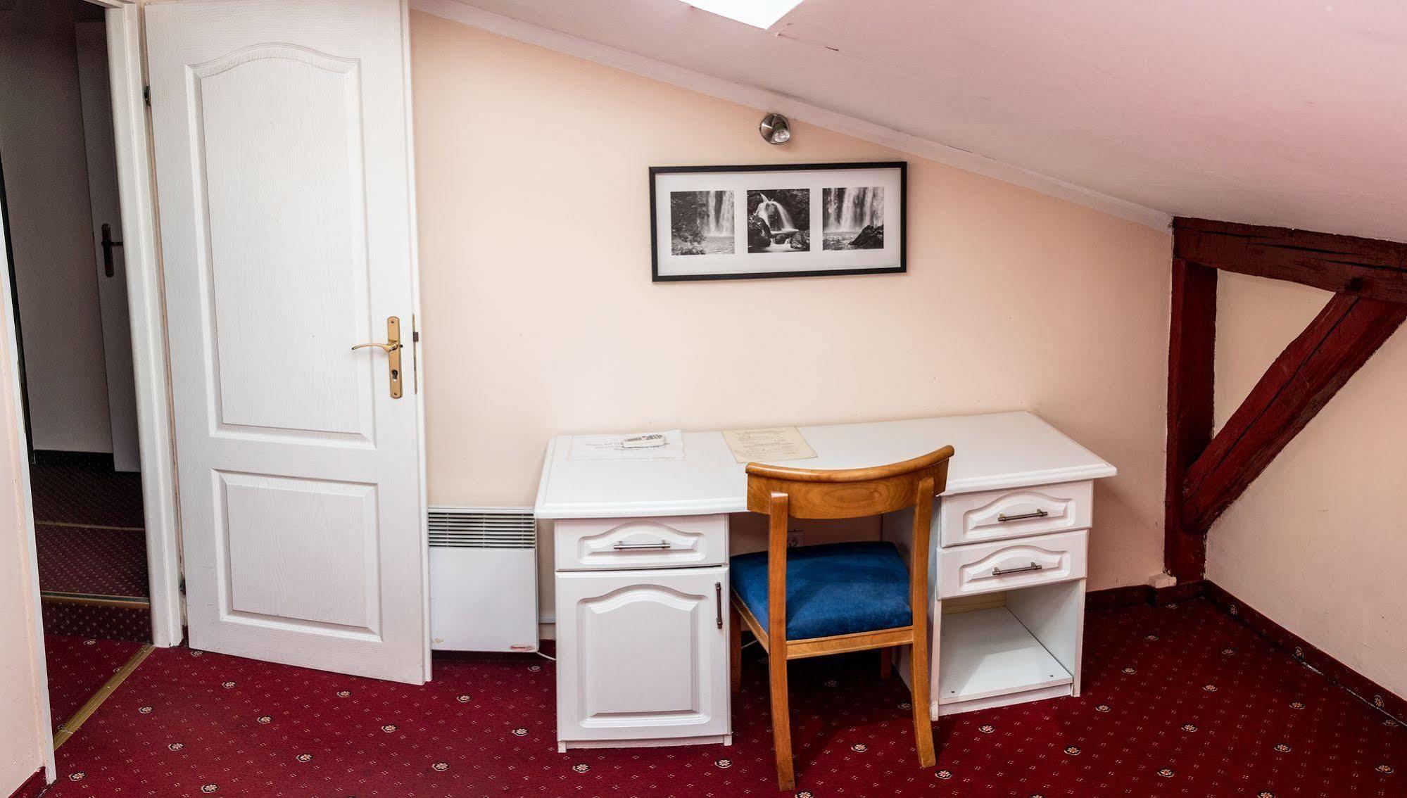 Residence B&B La Fontaine Aparthotel Красков Екстериор снимка