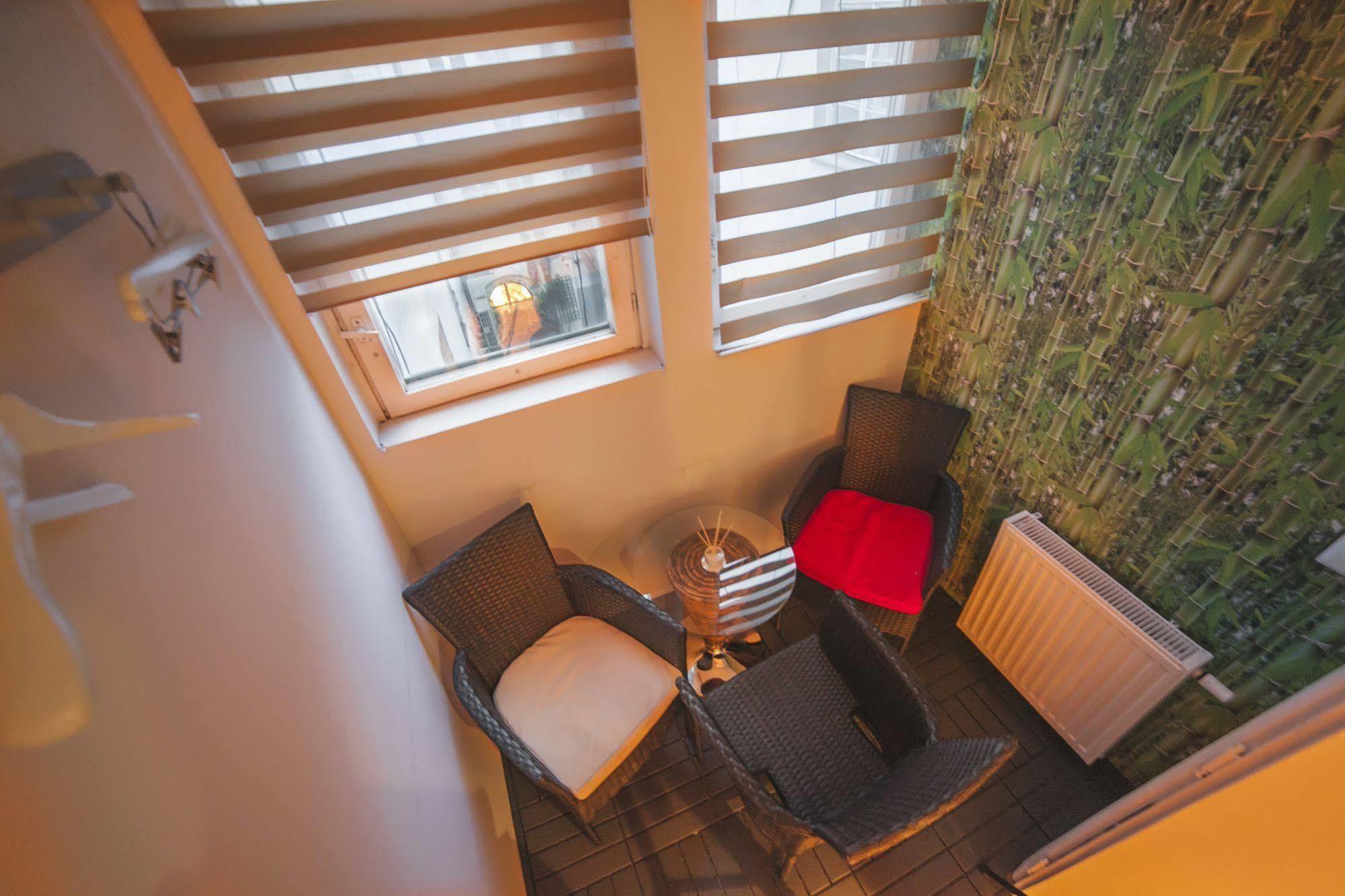 Residence B&B La Fontaine Aparthotel Красков Екстериор снимка